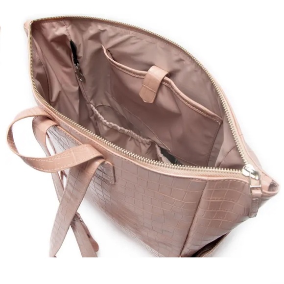 NWT Freshly Picked Rose Minimal Water Resistant Faux Leather Diaper Backpack - Picture 6 of 11